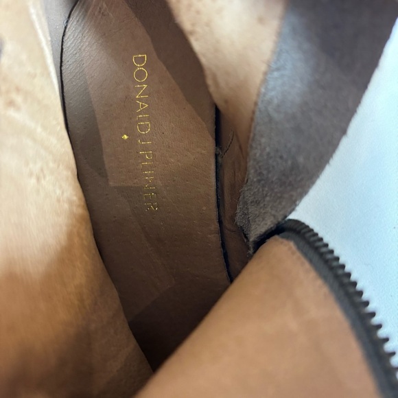 DONALD PLINER Sz 8.5 Dalis Stacked Heel Embossed Back Hooded Almond Toe Boots - Picture 9 of 11